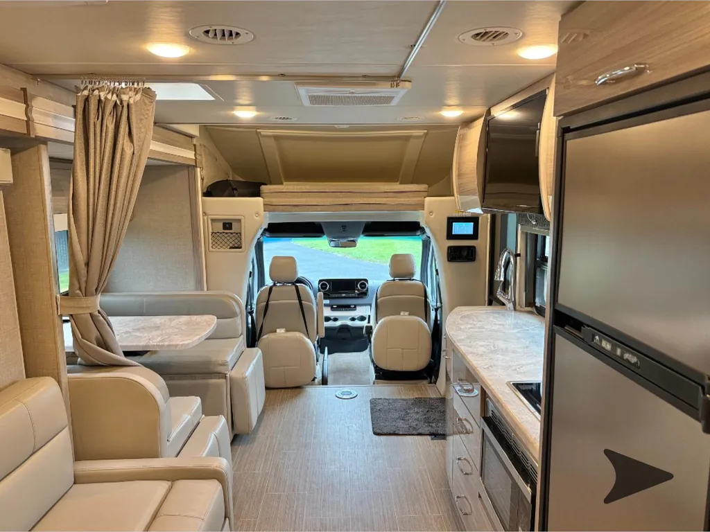 2022 Thor Motor Coach Tiburon 24FB, Photos photo 10