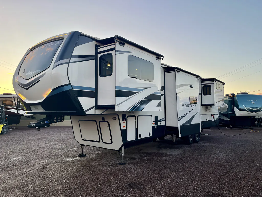 2021 Keystone Montana 3763BP, Photos photo 18