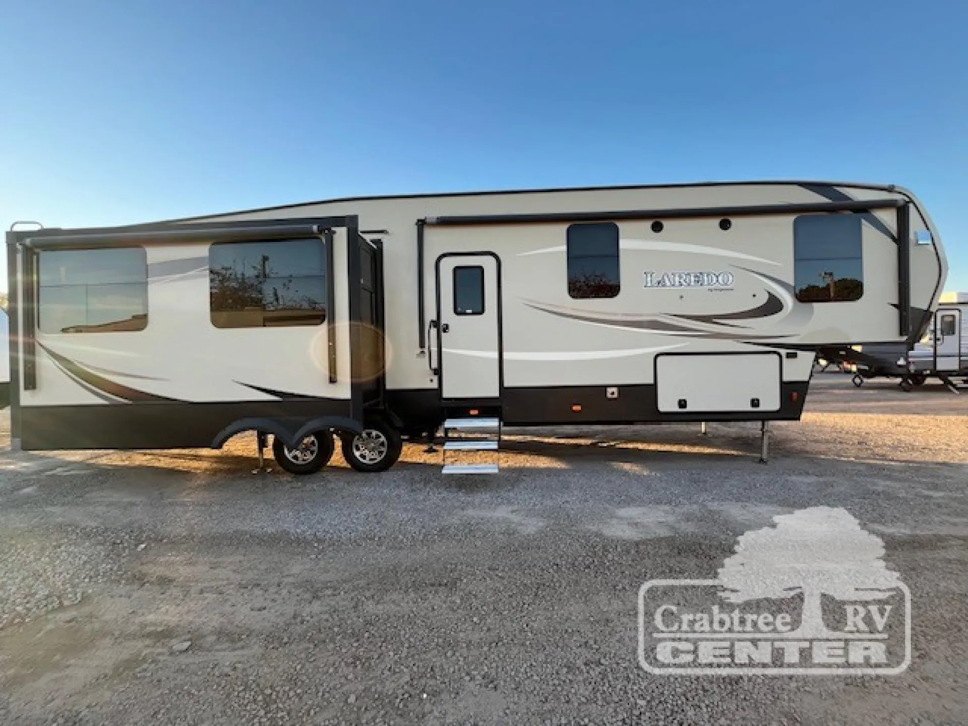 2018 Keystone Laredo 358BP - Photo 2