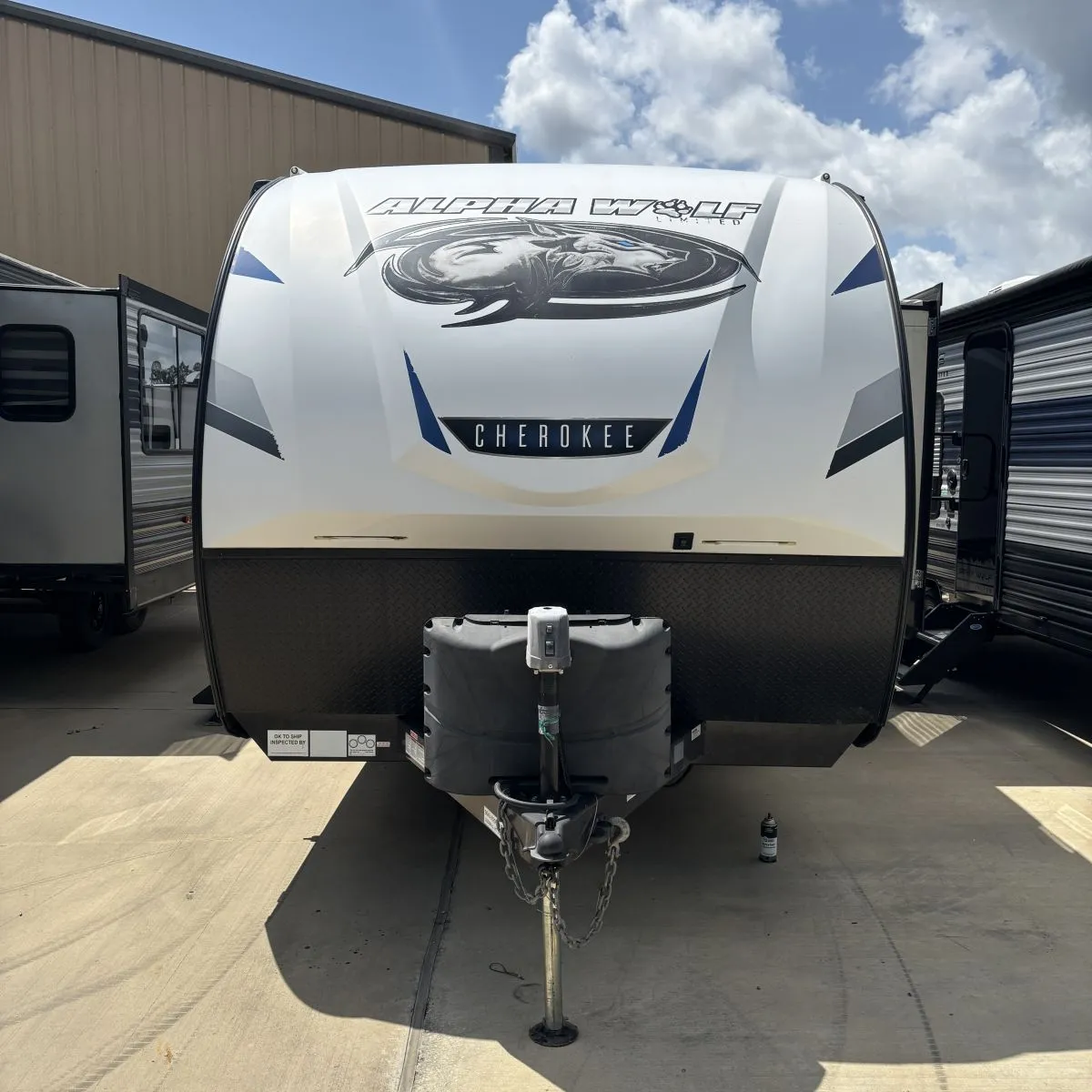 2022 Forest River Cherokee Alpha Wolf 23DBH - Photo 3