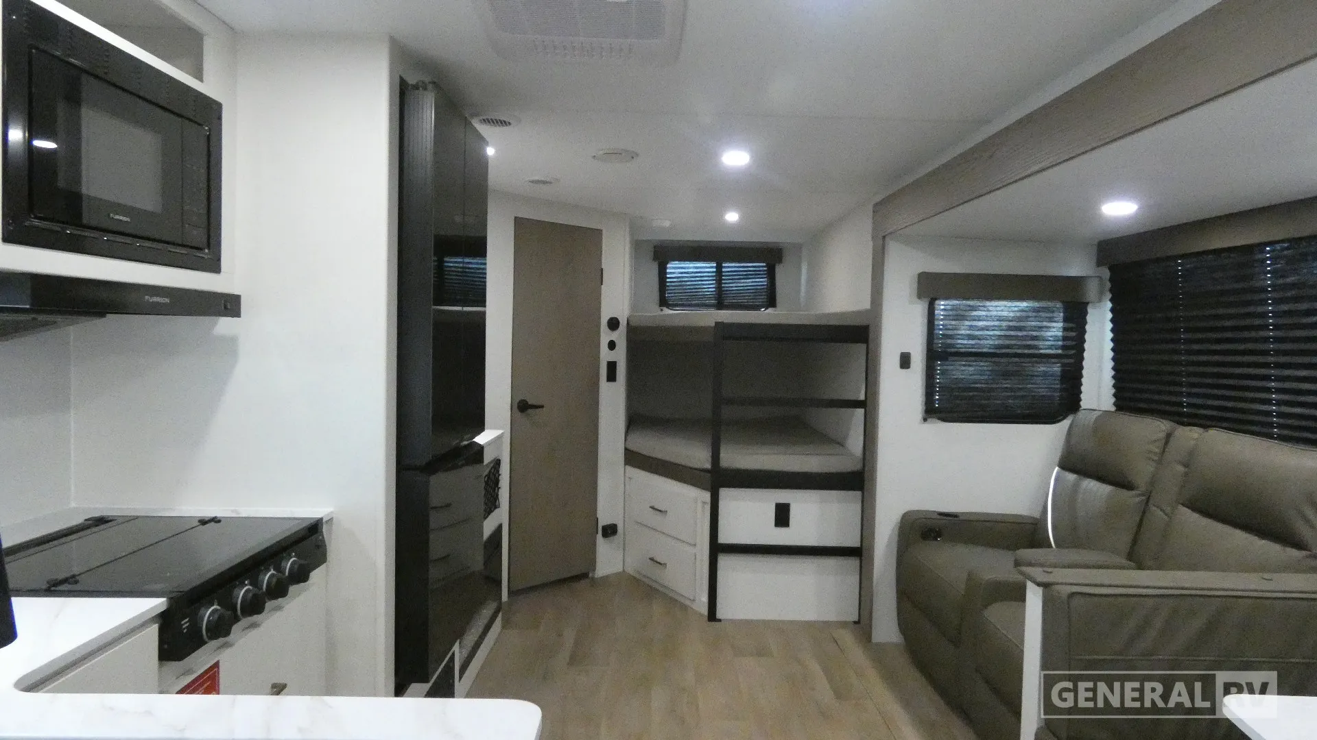 2027 Grand Design Transcend Xplor 27DBX - Photo 3