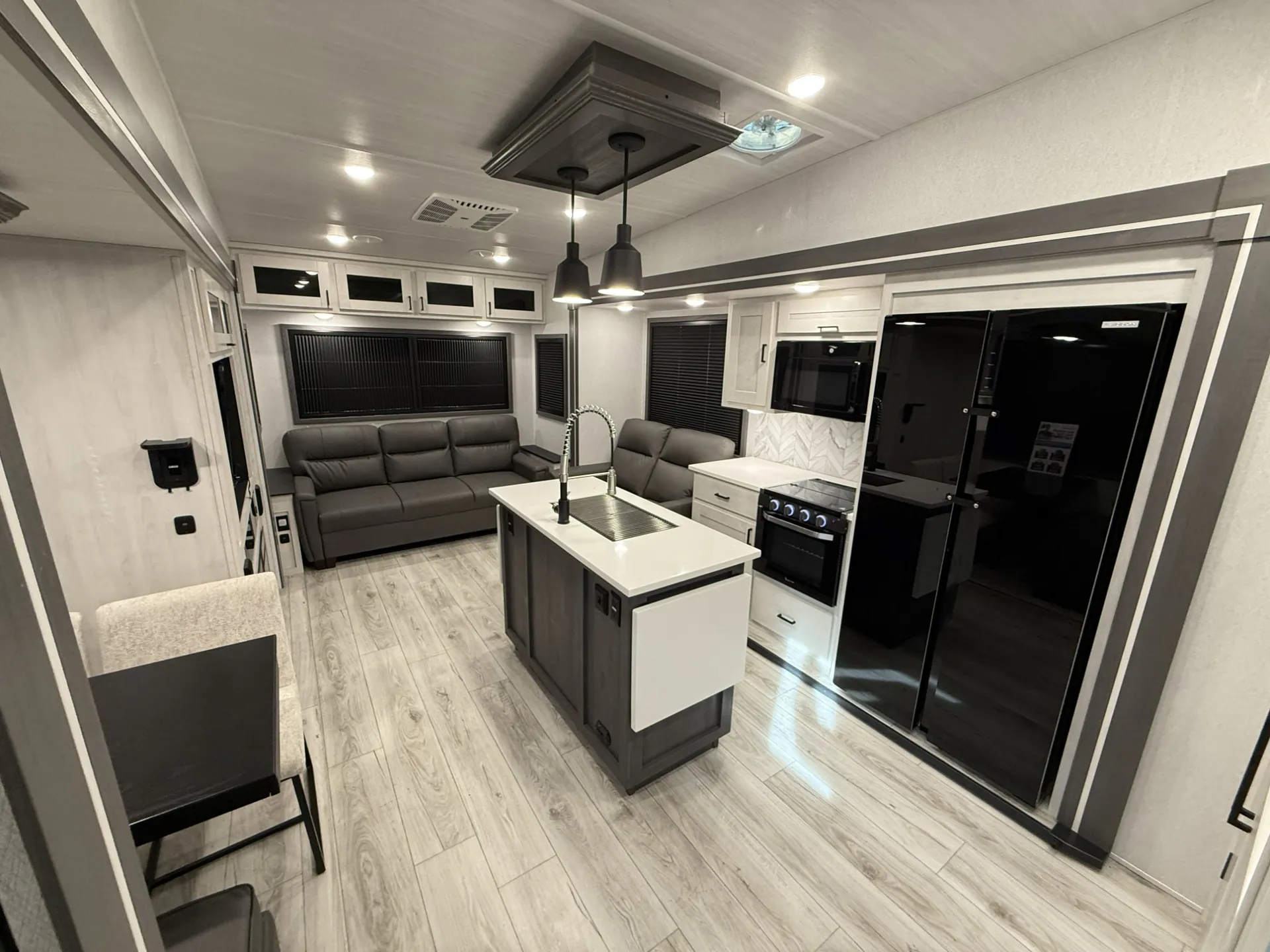 2025 East to West Tandara 321RL-OK - Photo 2