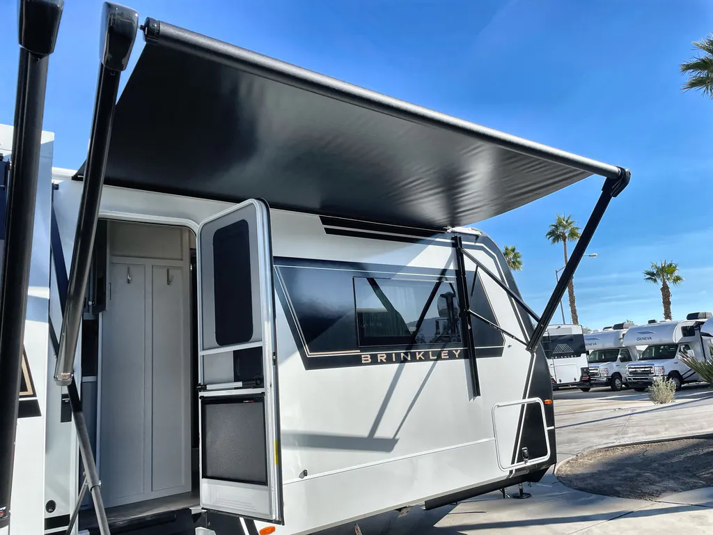 2026 Brinkley Model Z Air 297, Photos photo 3