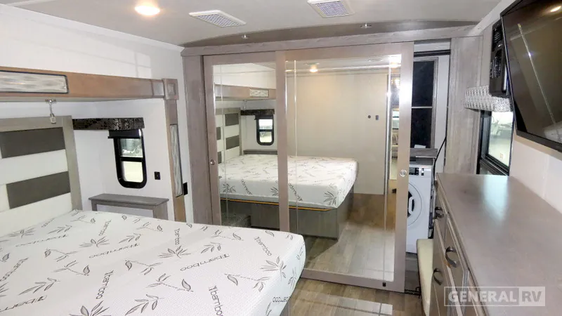 2021 Forest River Cedar Creek Champagne Edition 38EL, Photos photo 10