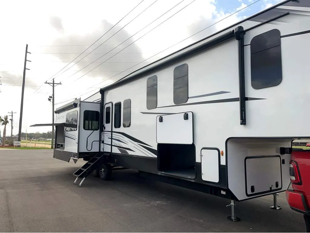 2026 Venture RV SportTrek 5 Touring Edition STTF363VFR - Main photo