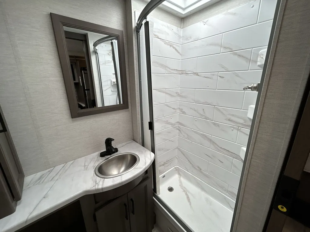 2024 Thor Motor Coach Freedom Traveler A29, Photos photo 17