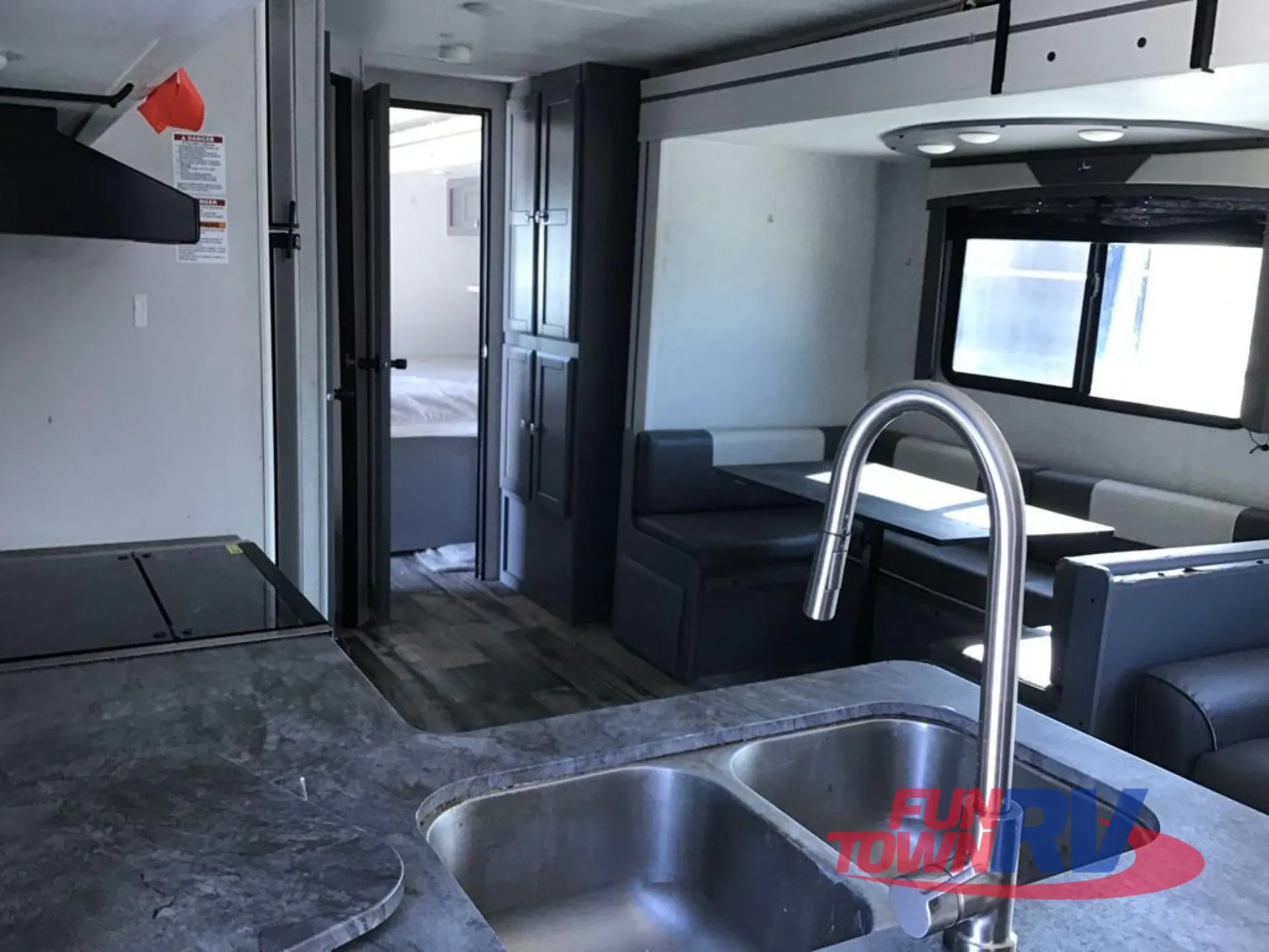 2024 CrossRoads Volante 32FB - Photo 4