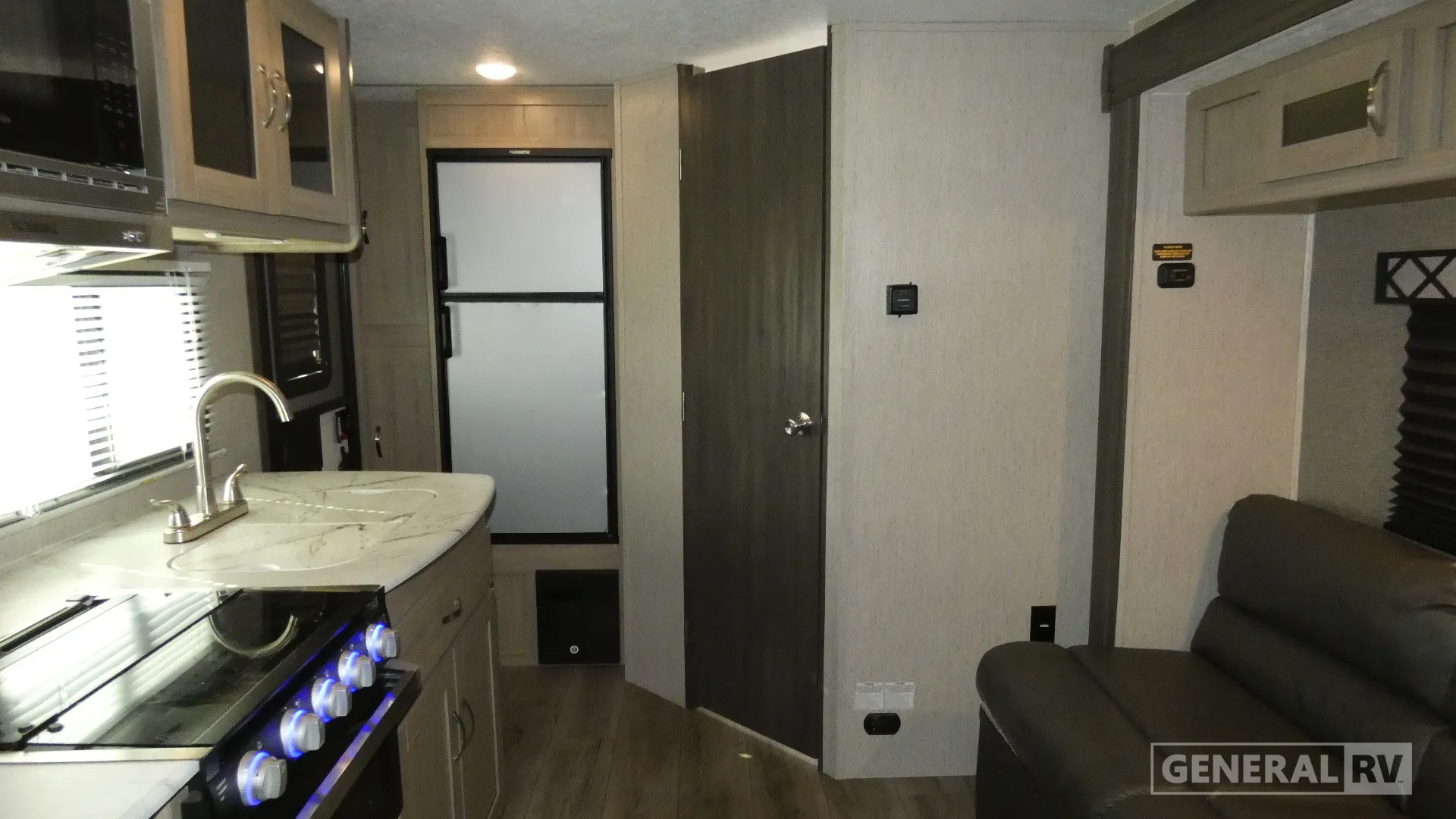2021 Coachmen Freedom Express Ultra Lite 192RBS - Photo 3