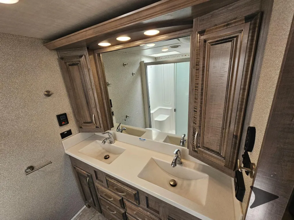 2020 Forest River Cedar Creek Champagne Edition 38EL, Photos photo 50