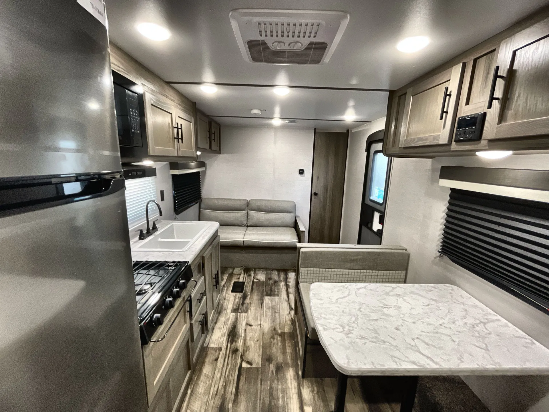 2024 Gulf Stream Ameri-Lite Ultra-Lite 26BHG — living area main