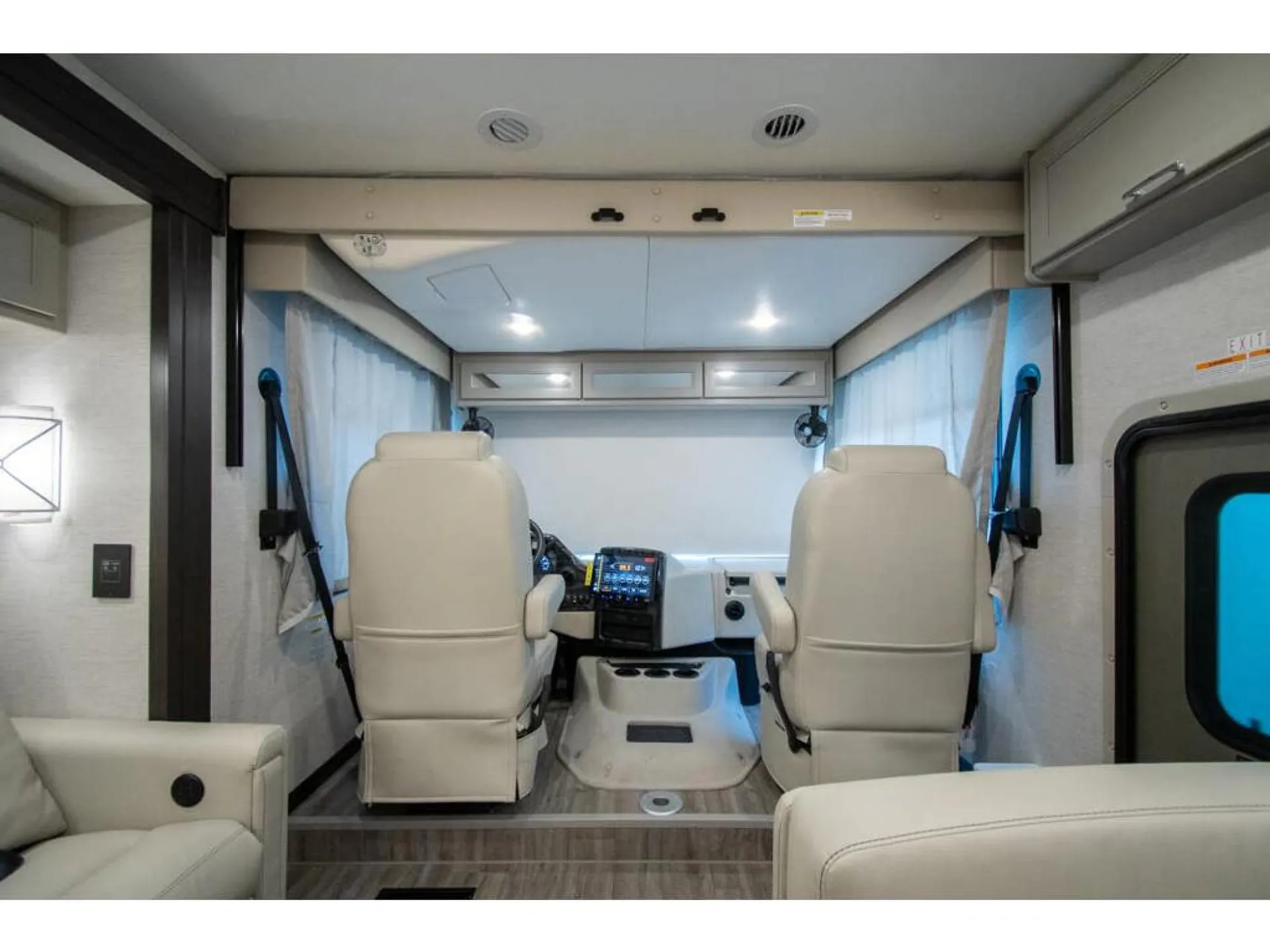 2026 Thor Motor Coach Indigo MM30 - Photo 4
