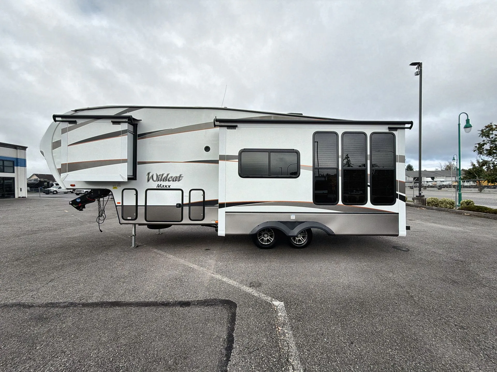2017 Forest River Wildcat Maxx 262RGX — Photo 5