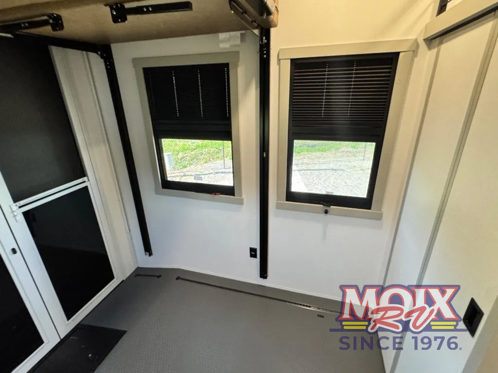 2026 Brinkley Model G 3520, Photos photo 51