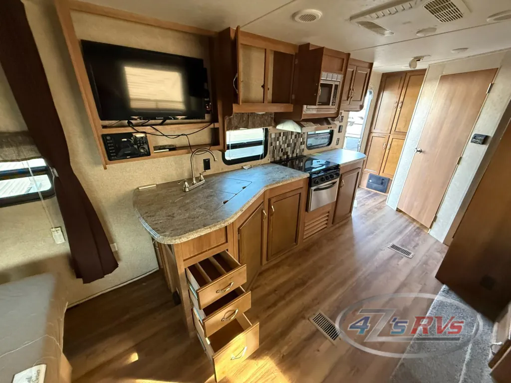 2017 Coachmen Catalina Legacy Edition 223RBS, Photos photo 13