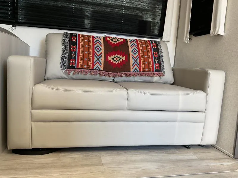 2027 Coachmen Catalina Legacy Edition 333DBDSCK, Photos photo 38