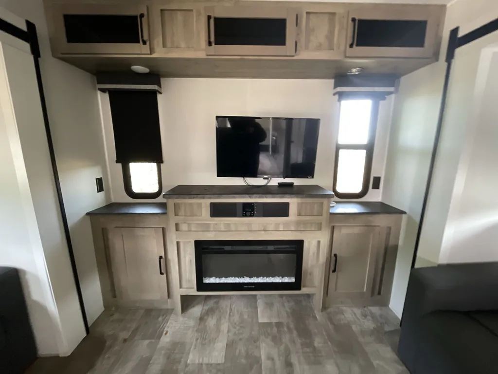 2024 Forest River Puma 38DEN, Photos photo 14
