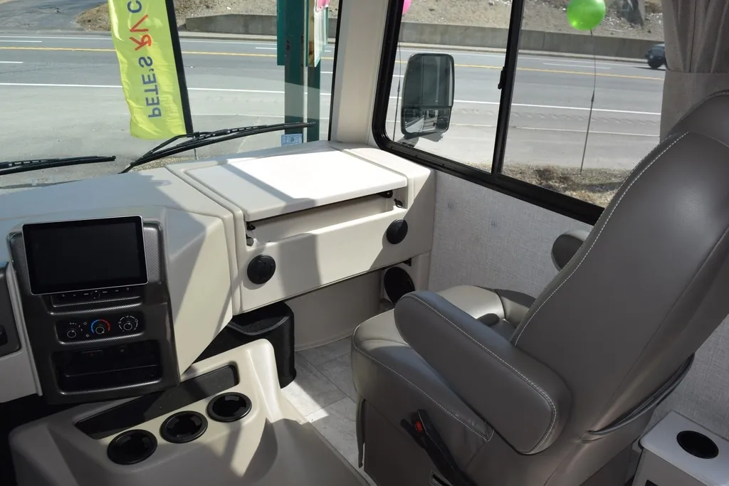 2025 Thor Motor Coach Windsport 29L, Photos photo 11