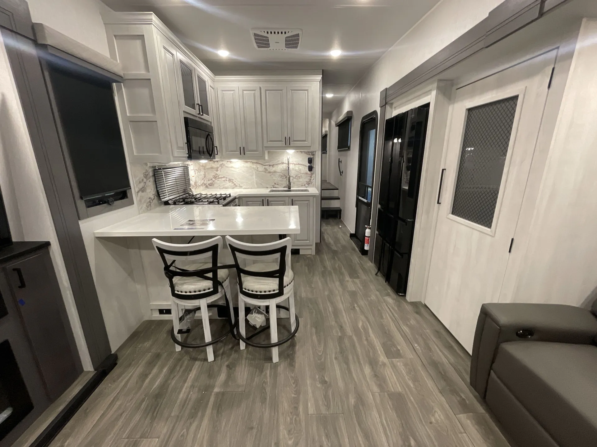 2026 East to West Ahara 383UR — campside