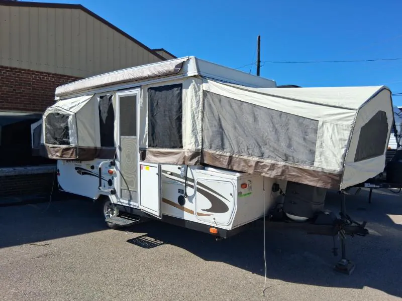 2013 Forest River Rockwood Premier 2514G — Photo 5