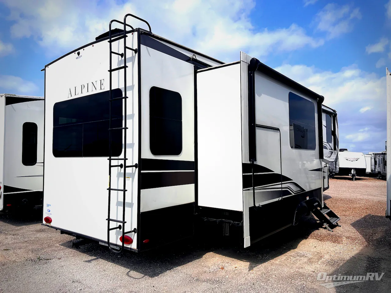2023 Keystone Alpine 3102RL dealer photo 2 from Optimum RV