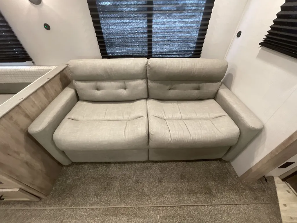 2024 Gulf Stream Conquest 323TBR, Photos photo 7