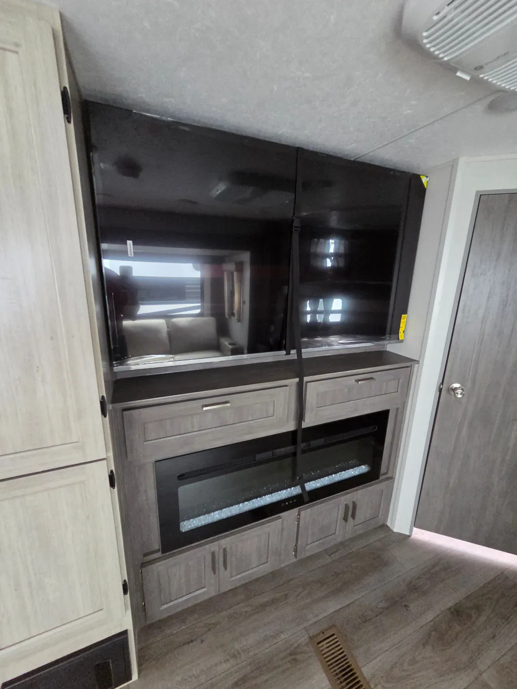 2026 Coachmen Catalina Legacy Edition 273DBHCK, Photos photo 28