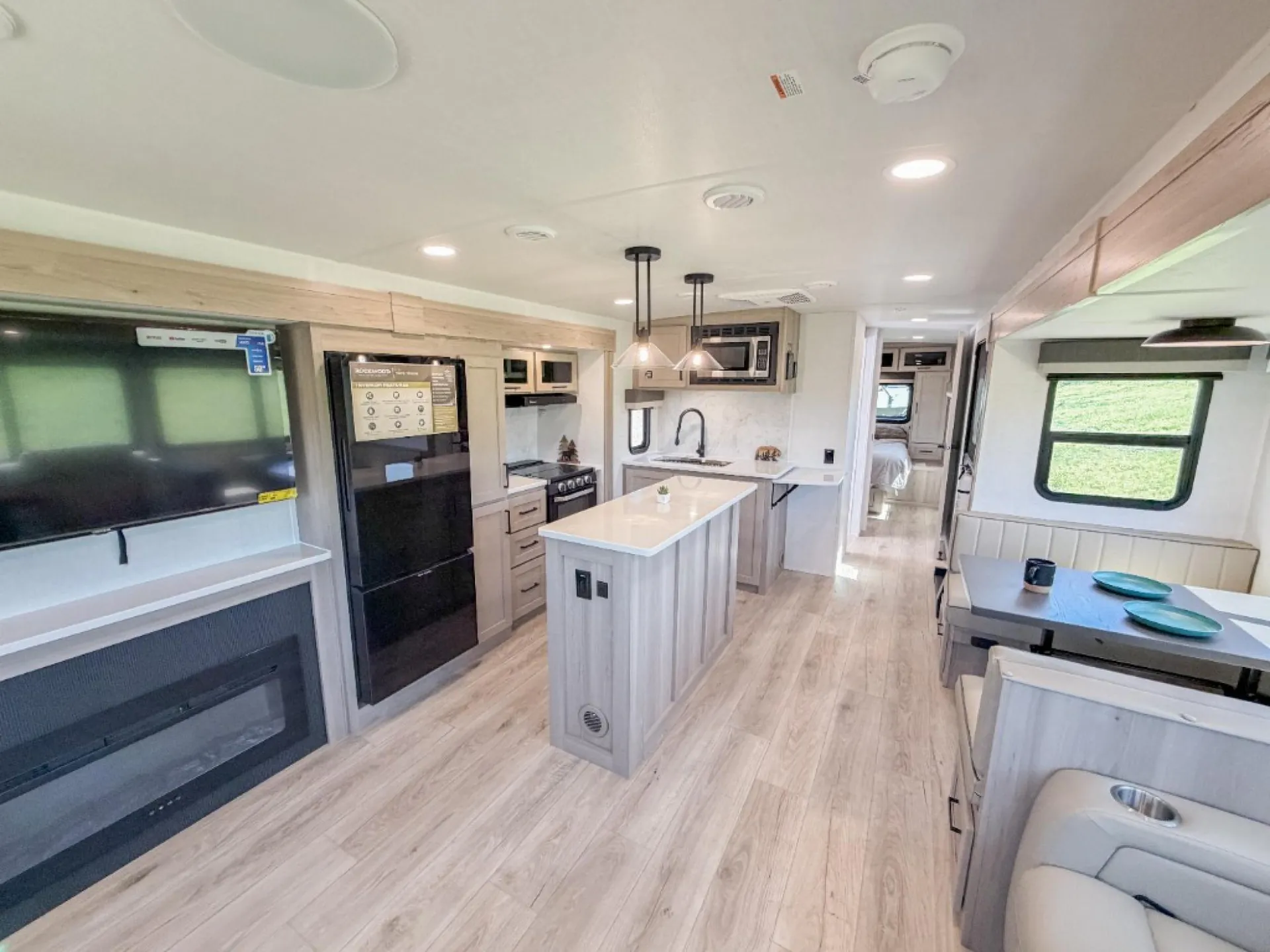2026 Forest River Rockwood Ultra Lite 2906RL - Photo 4