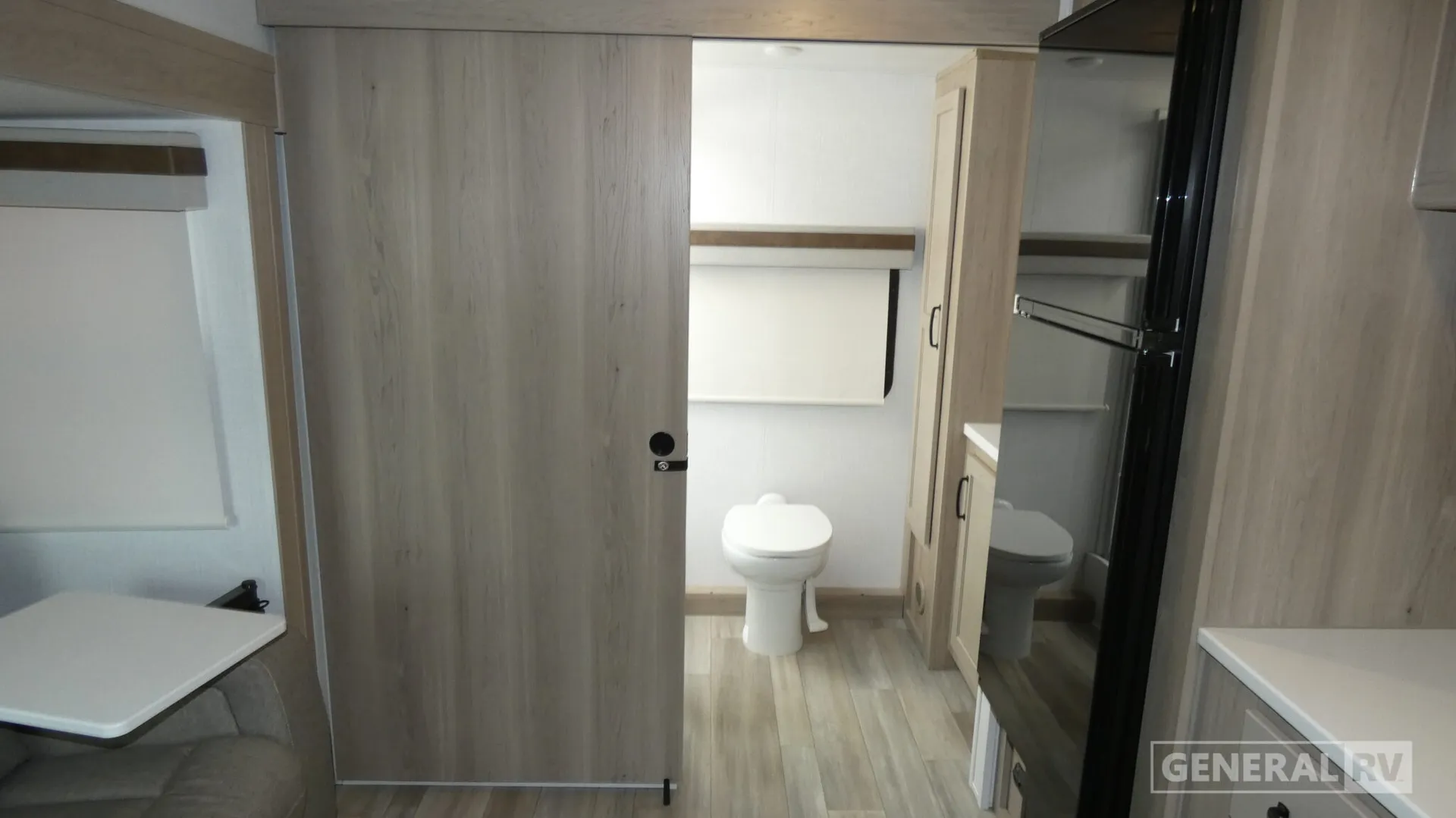 2024 Forest River Rockwood Mini Lite 2518S - Photo 3