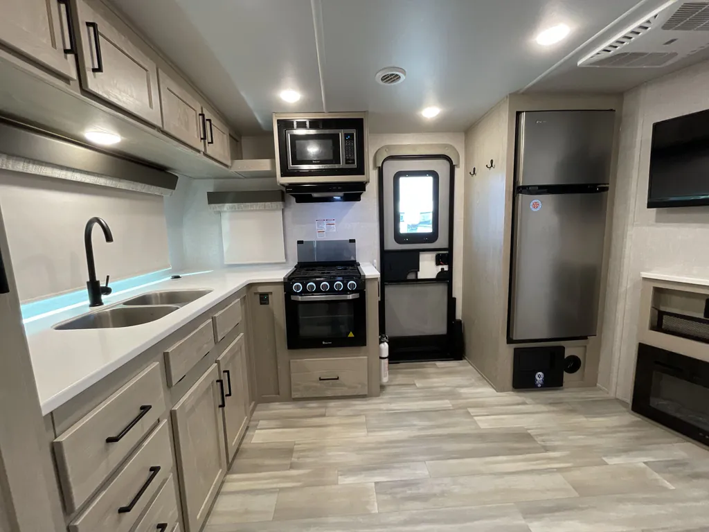 2023 Forest River Flagstaff Micro Lite 25FKS, Photos photo 32