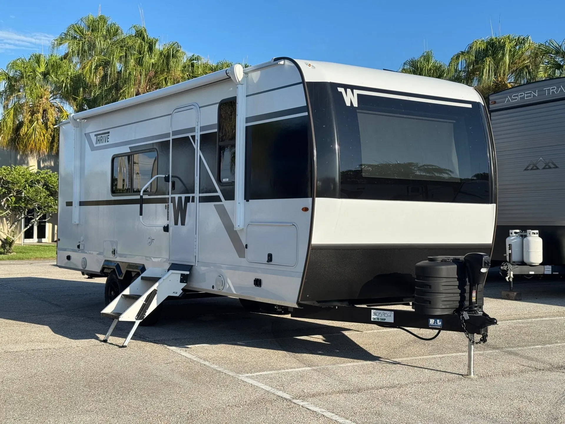 2027 Winnebago Thrive 22MLS - Photo 2