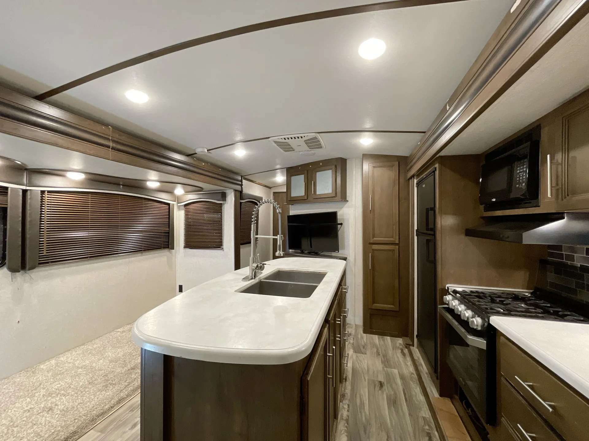 2021 Keystone Cougar Half-Ton 31BHKWE — living area main