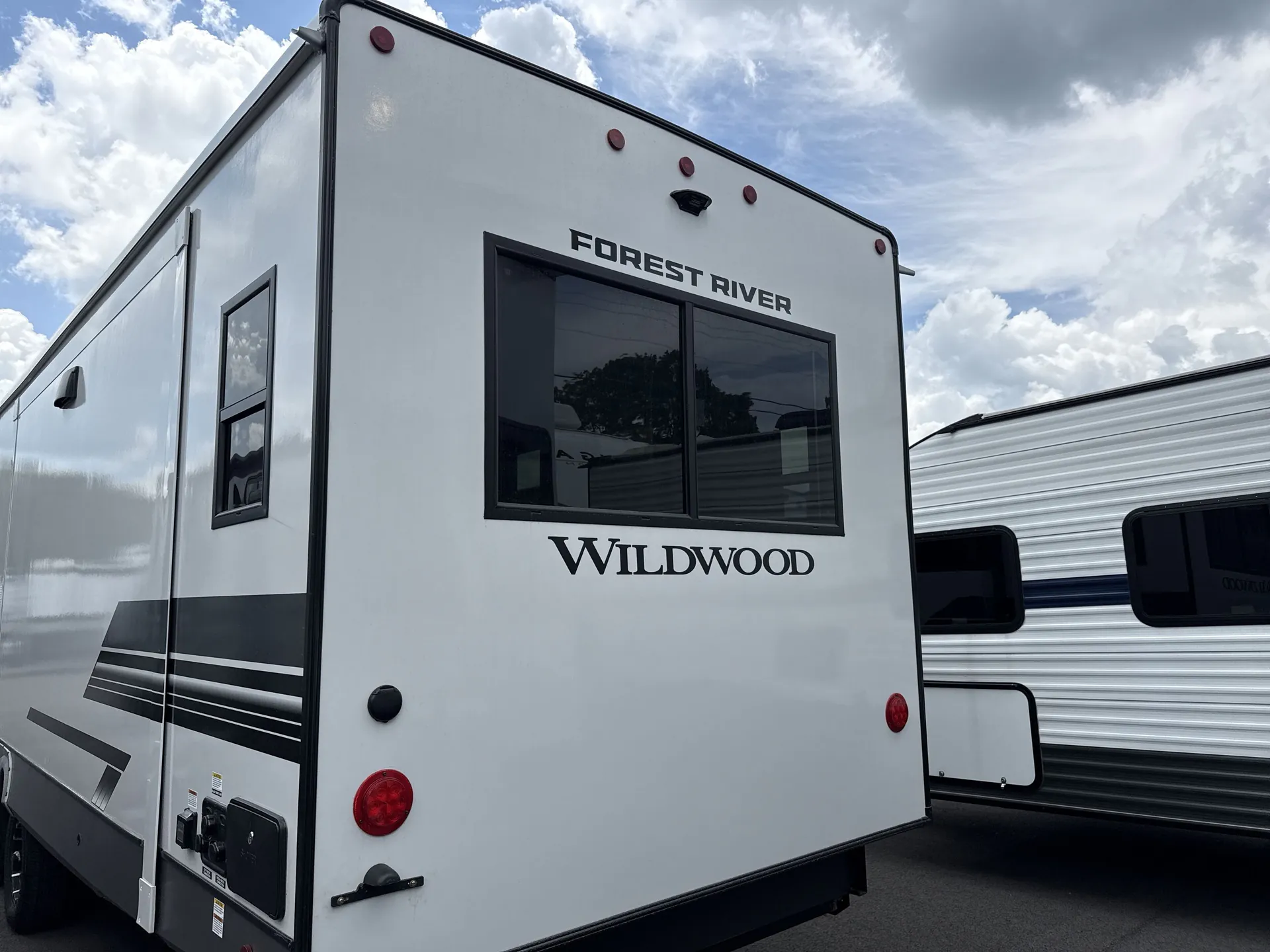 2027 Forest River Wildwood Heritage Glen 308RL — backside