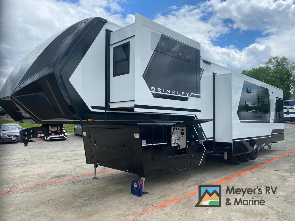 2026 Brinkley Model G 4100, Photos photo 3