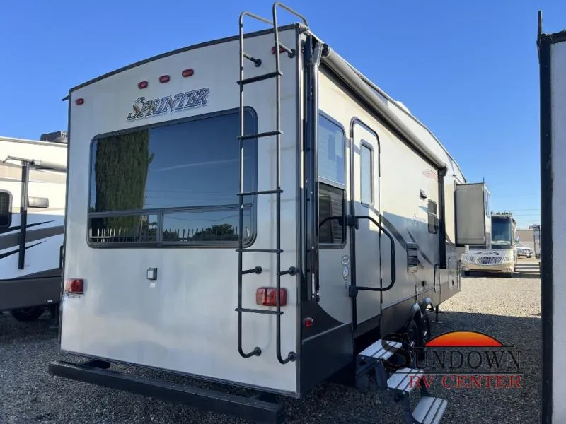 2017 Keystone RV Sprinter 269FWRLS - Photo 4