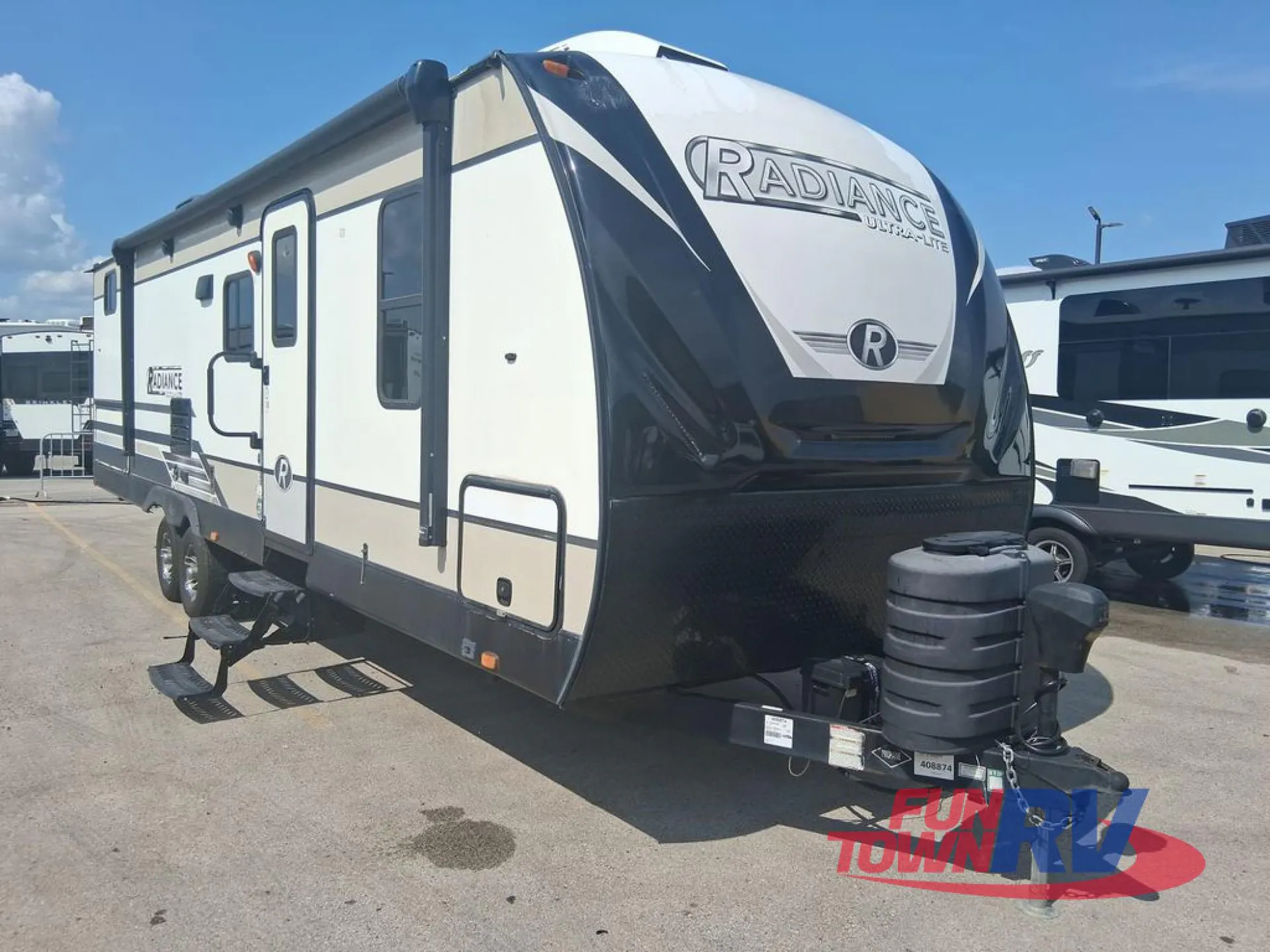 2019 Cruiser RV Radiance 28BH - Photo 2