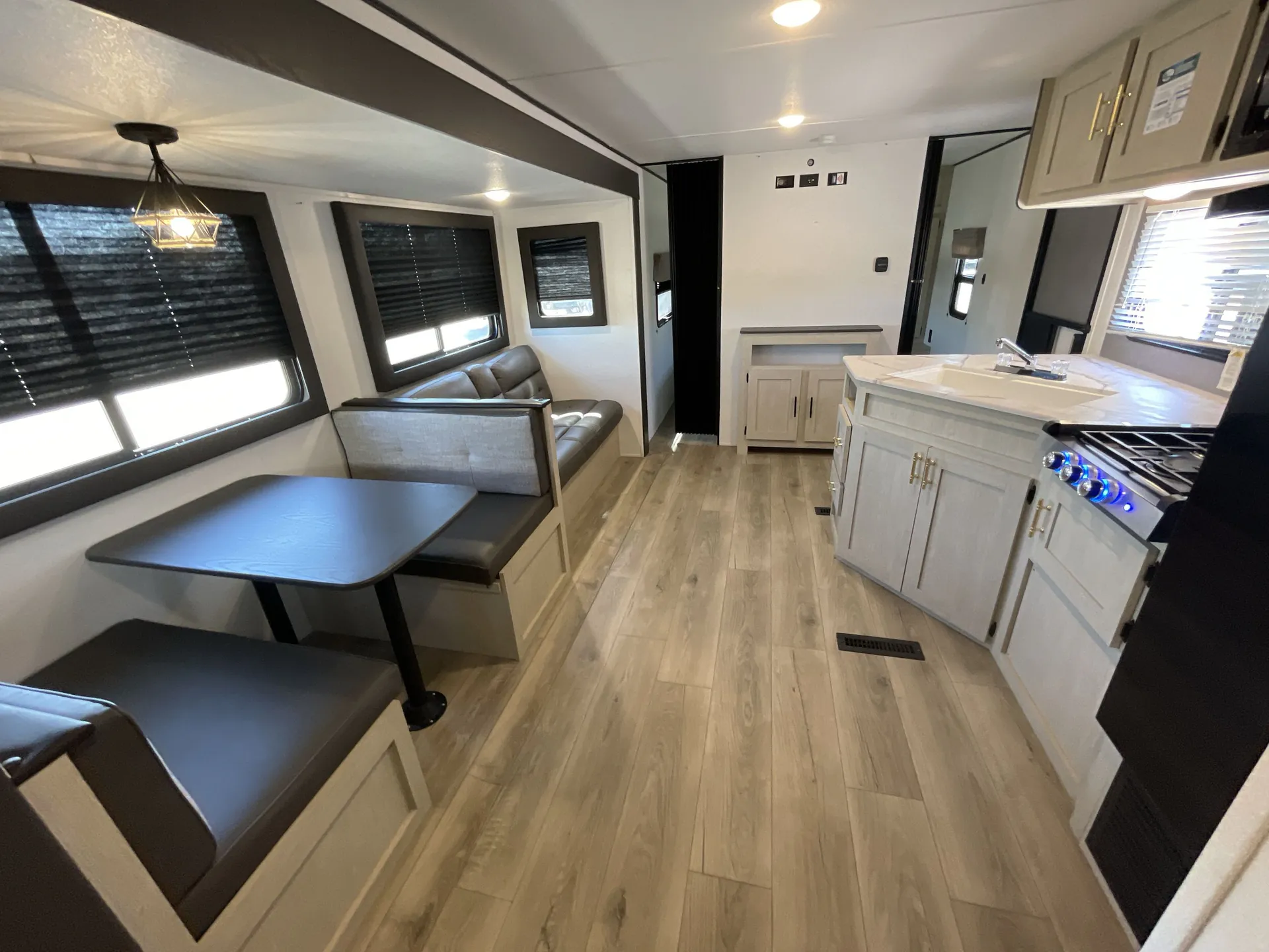 2025 Shasta Shasta I-5 532BEDS — living area main