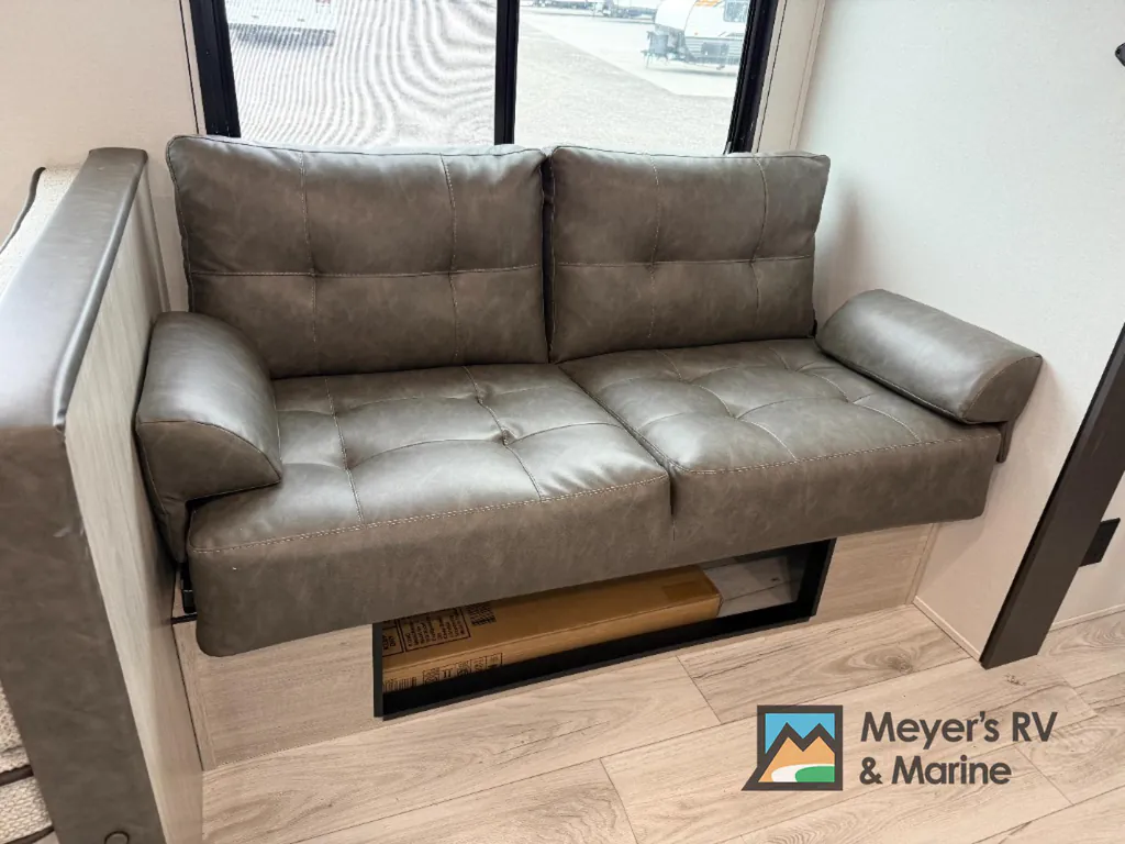 2027 East to West Della Terra 280BH, Photos photo 16