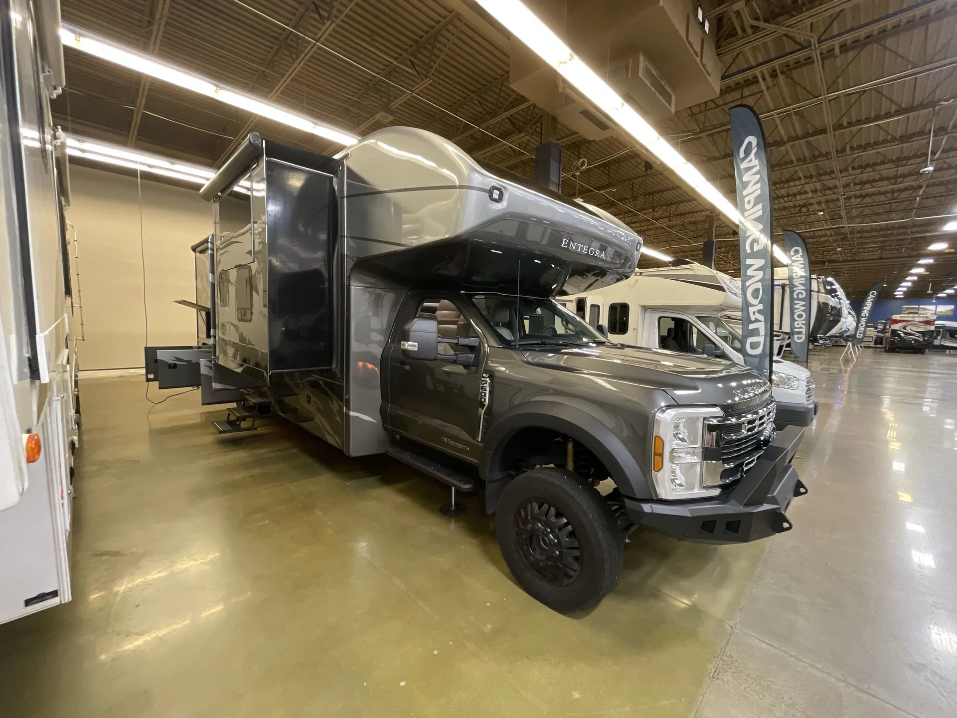 2025 Entegra Coach Accolade XT 35L - Photo 2