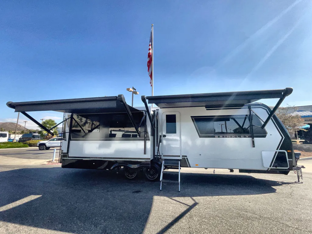 2026 Brinkley Model Z Air 297, Photos photo 3