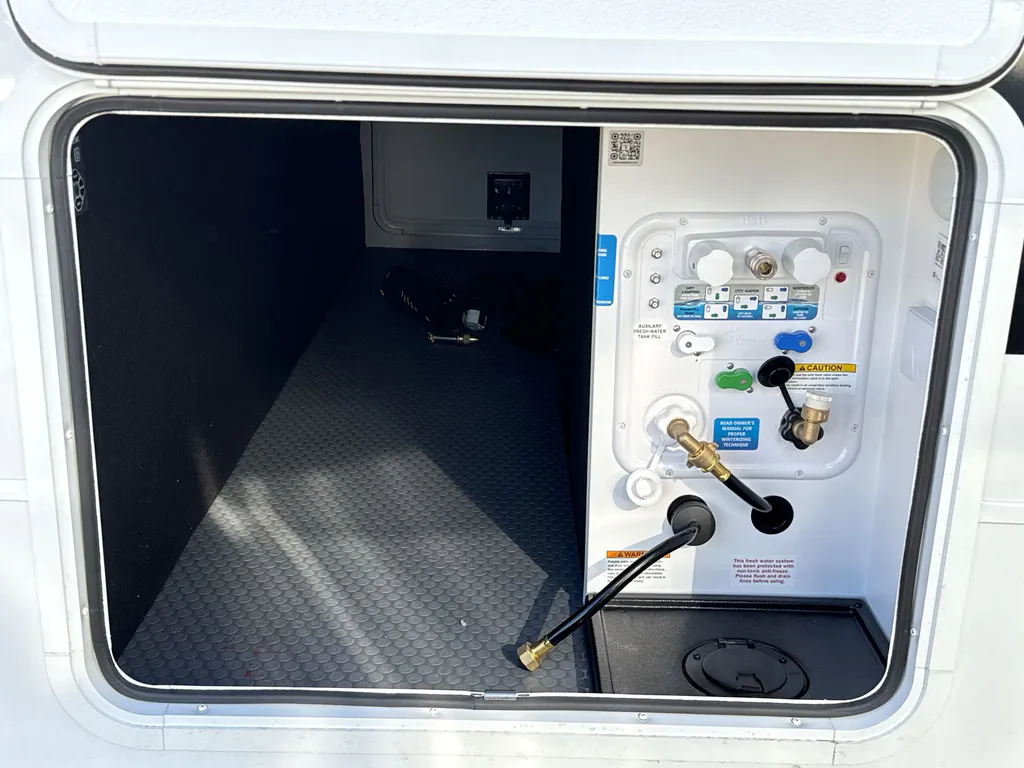 2027 Brinkley Model I 290, Photos photo 4