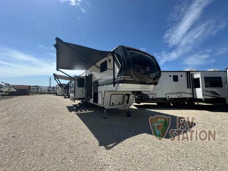 2026 Keystone Montana High Country 295RL - Photo 2