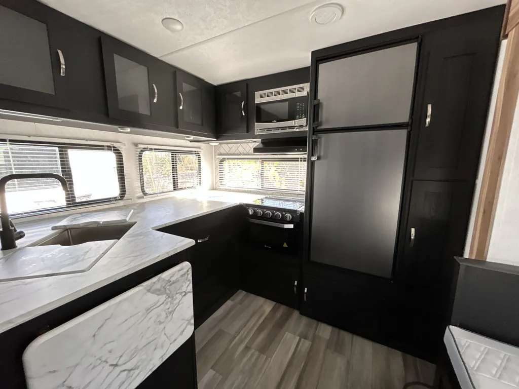 2023 Coachmen Freedom Express Ultra Lite 274RKS, Photos photo 23