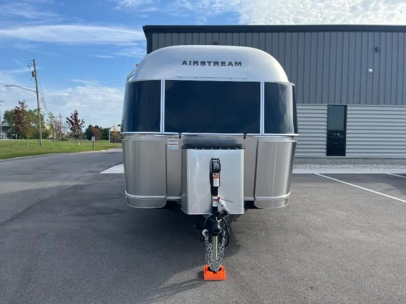 2026 Airstream Flying Cloud 23FB - Photo 3