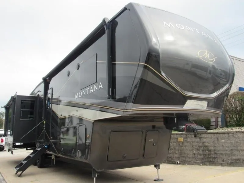 2025 Keystone Montana 3623EB - Photo 4