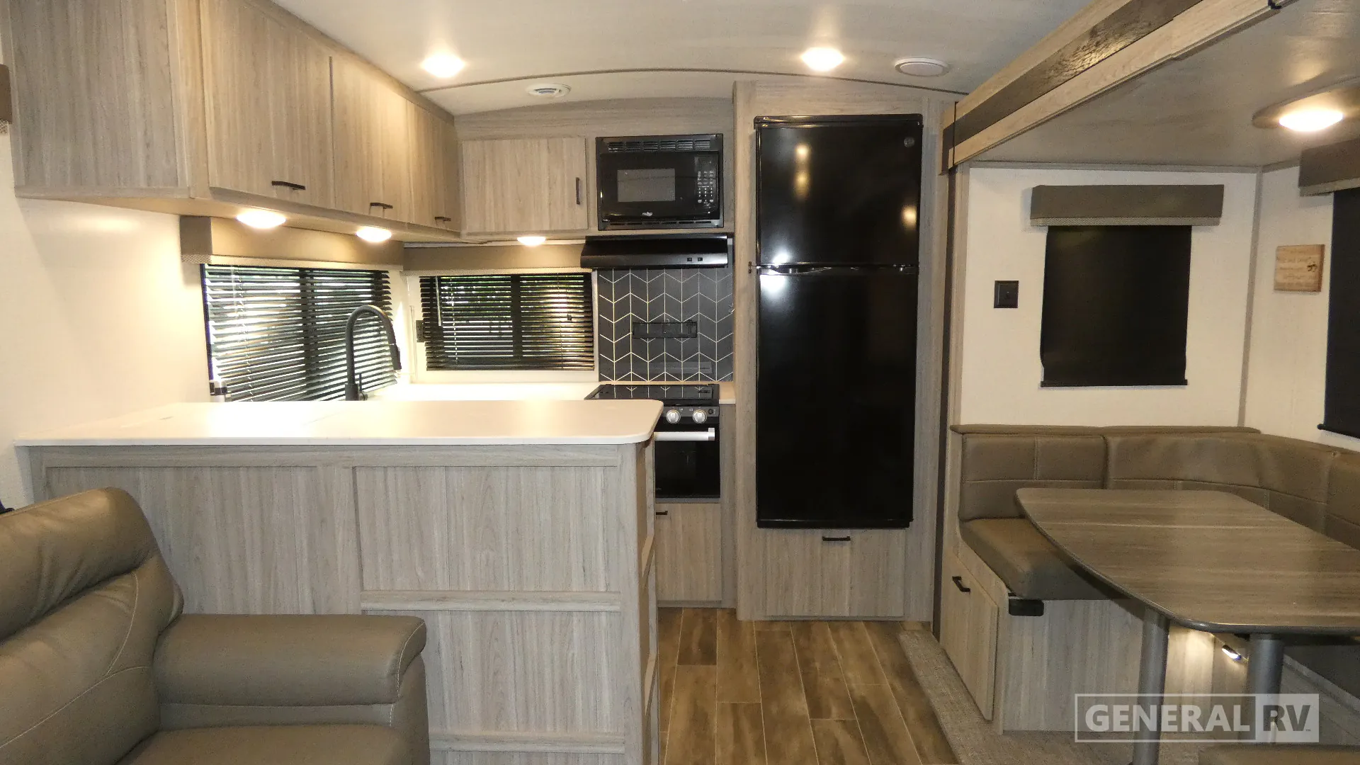 2022 Keystone Passport GT 2704RK - Photo 3