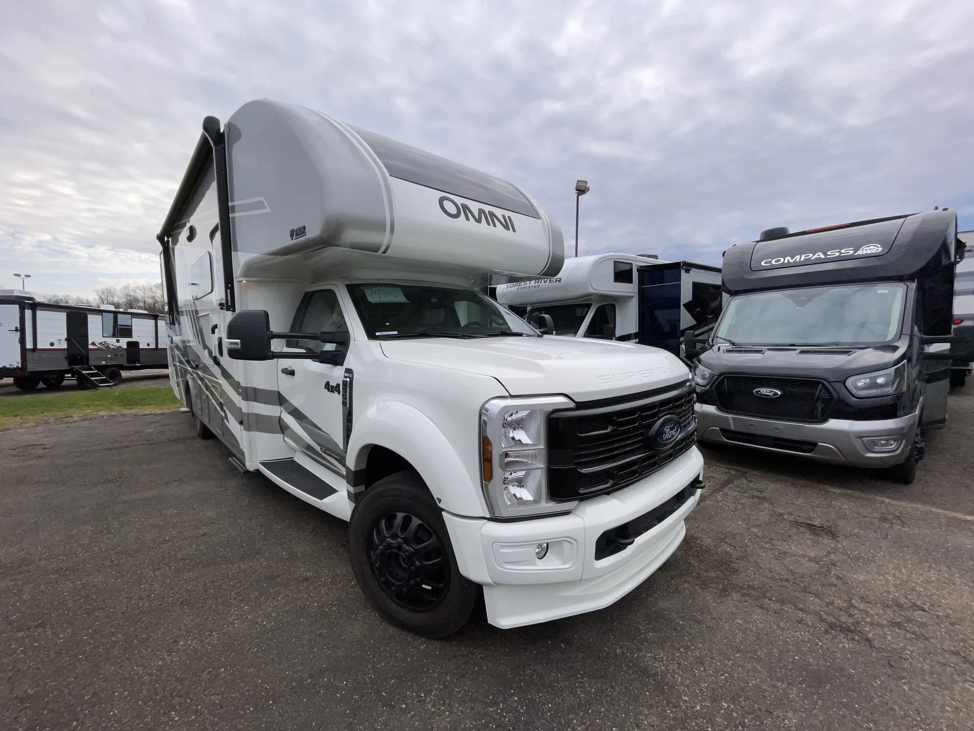 2026 Thor Motor Coach Omni Trail Z30 - Photo 2