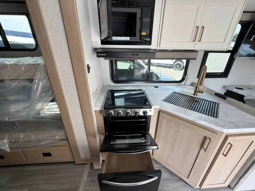 2027 Thor Motor Coach Freedom Elite 31FE, Photos photo 9