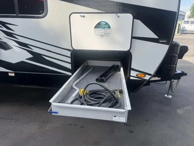 2022 Forest River Shockwave 25RQGMX dealer photo 4 from Uncharted Recreation