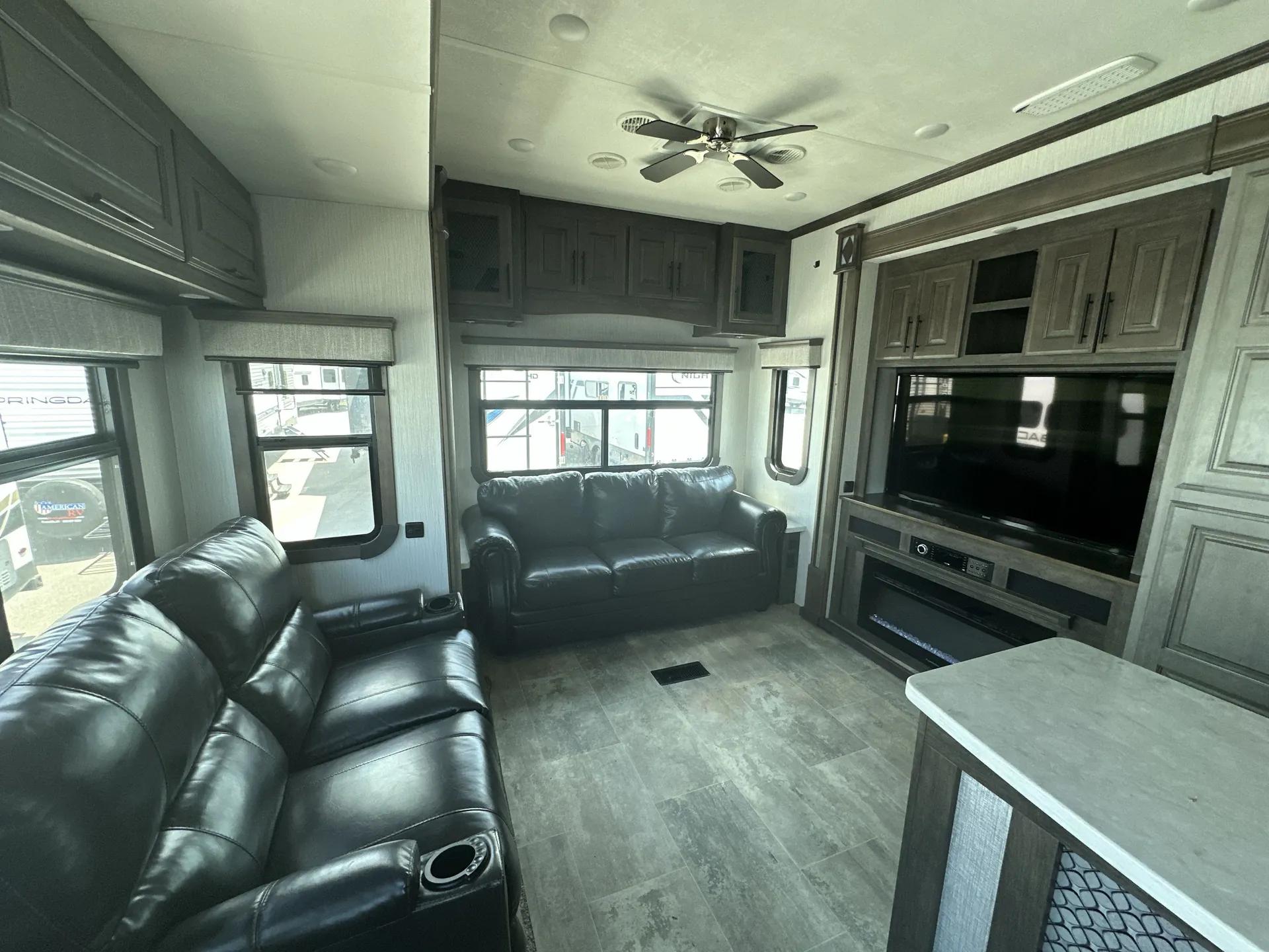 2021 Heartland Bighorn 3120RK — living area main