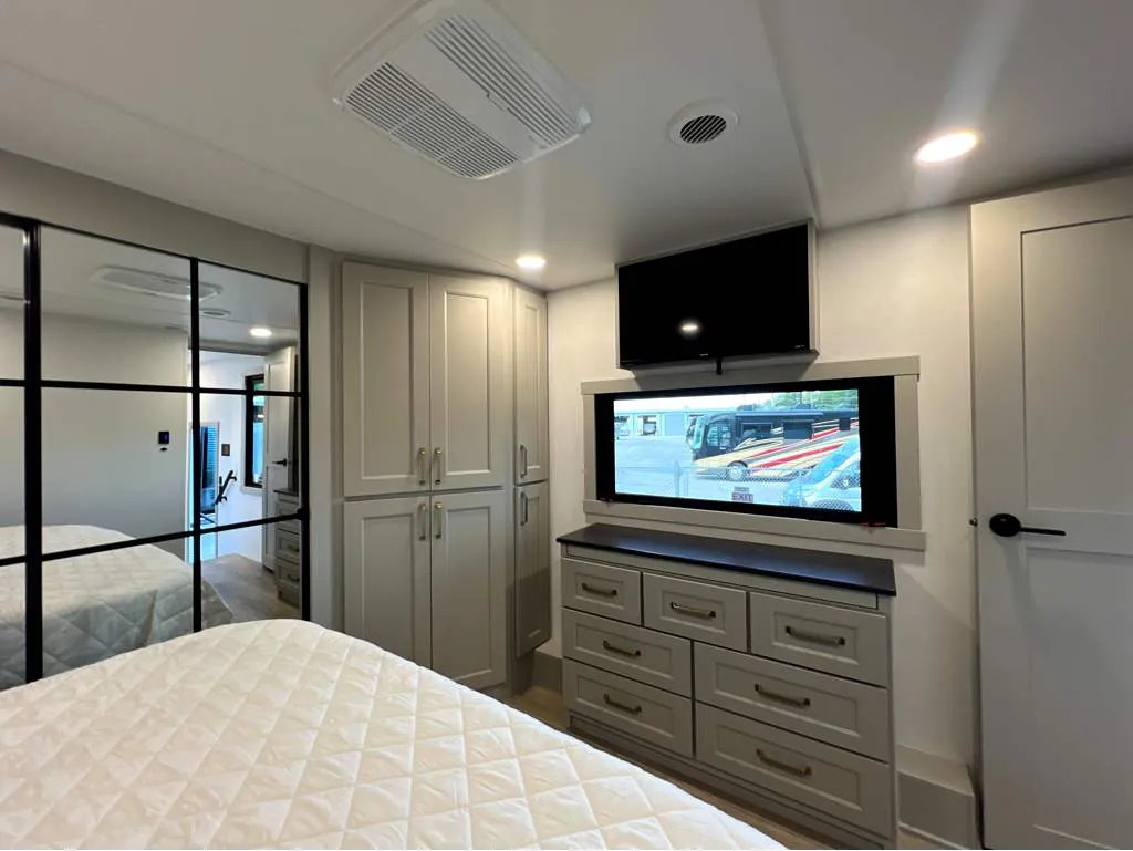 2026 Brinkley Model G 3520, Photos photo 24